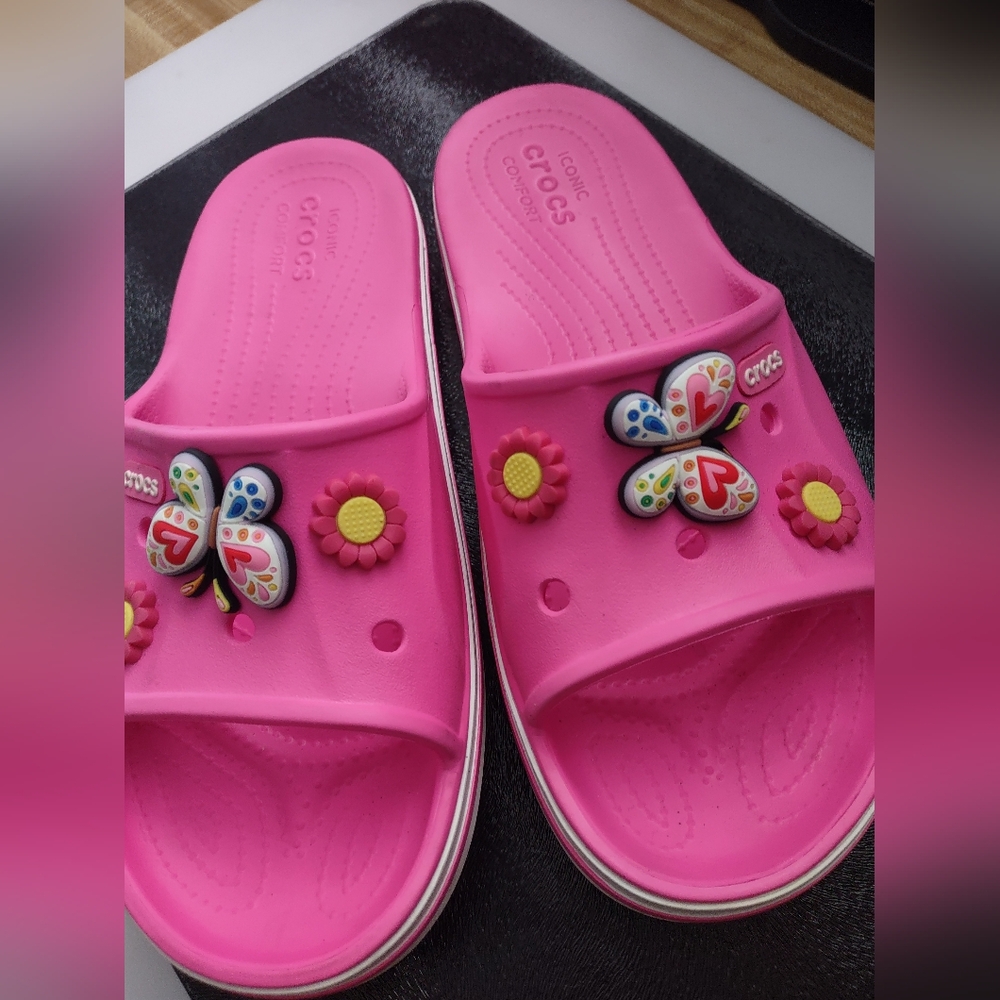 Crocs Womens 8 Pink Bayaband Slide Sandals Jibbitz Charms Floral Butterfly